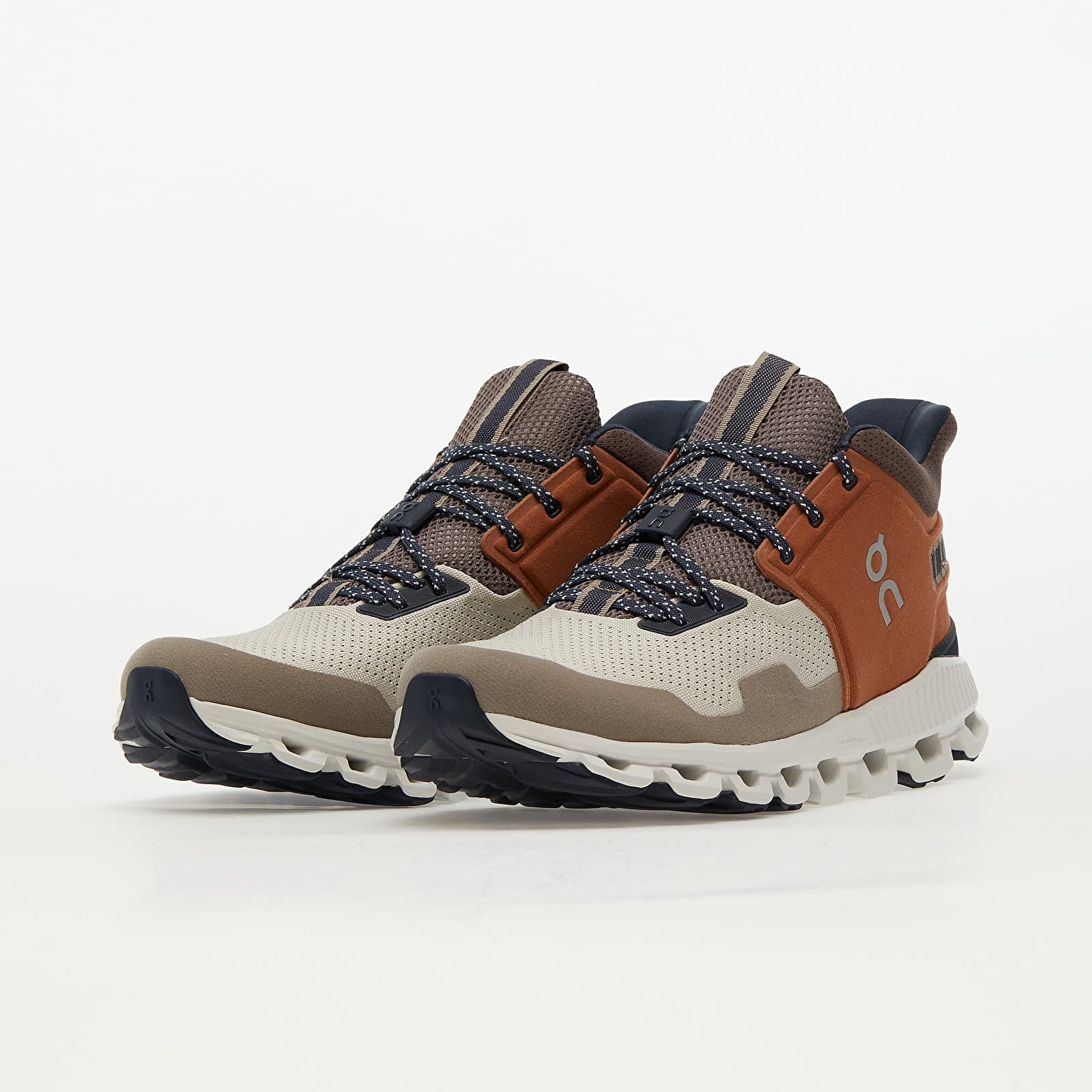Sepatu Outdoor On Cloud