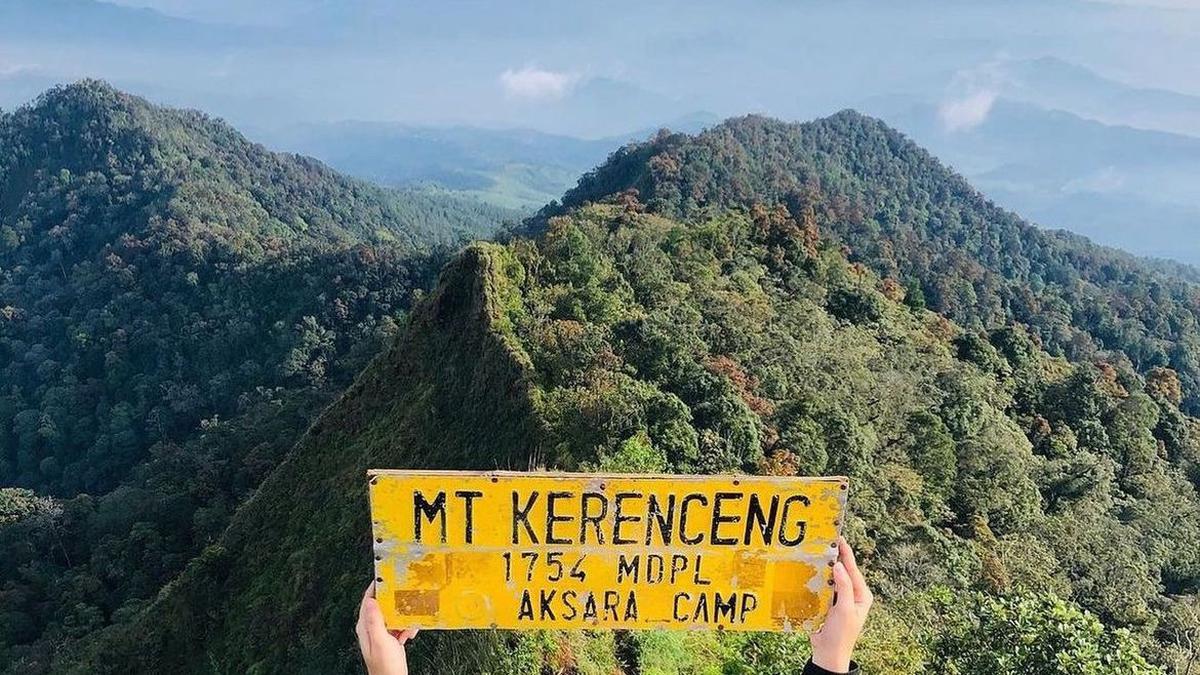 Mendaki Gunung Kerenceng